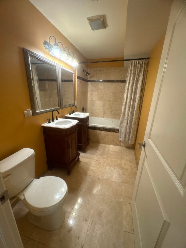 Building Photo - 5201 S Indiana Ave