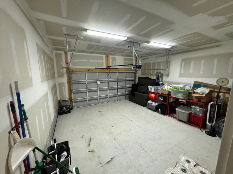 Building Photo - 7005 Doummar Dr