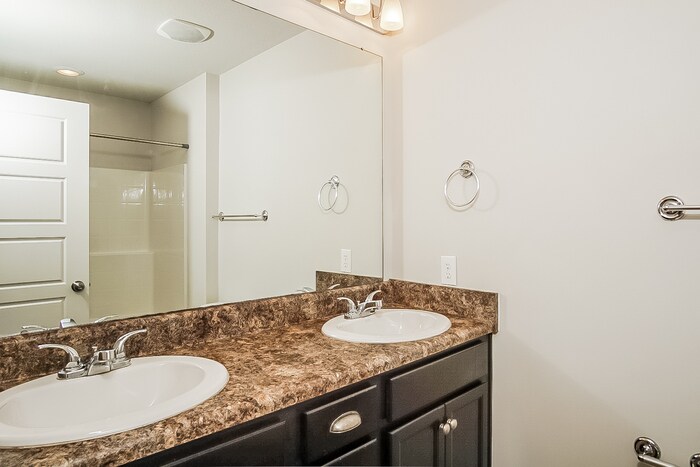 Building Photo - 207 Sedgewick Dr