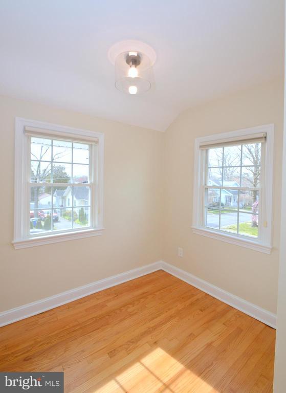 Building Photo - 2441 N McKinley St