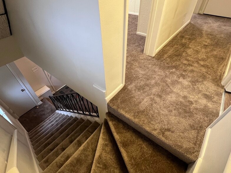 Building Photo - 304 Marie St