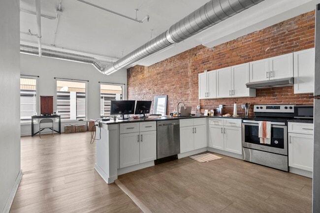 Building Photo - The Cast Iron Building