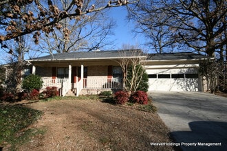 Building Photo - 159 Robinson Rd
