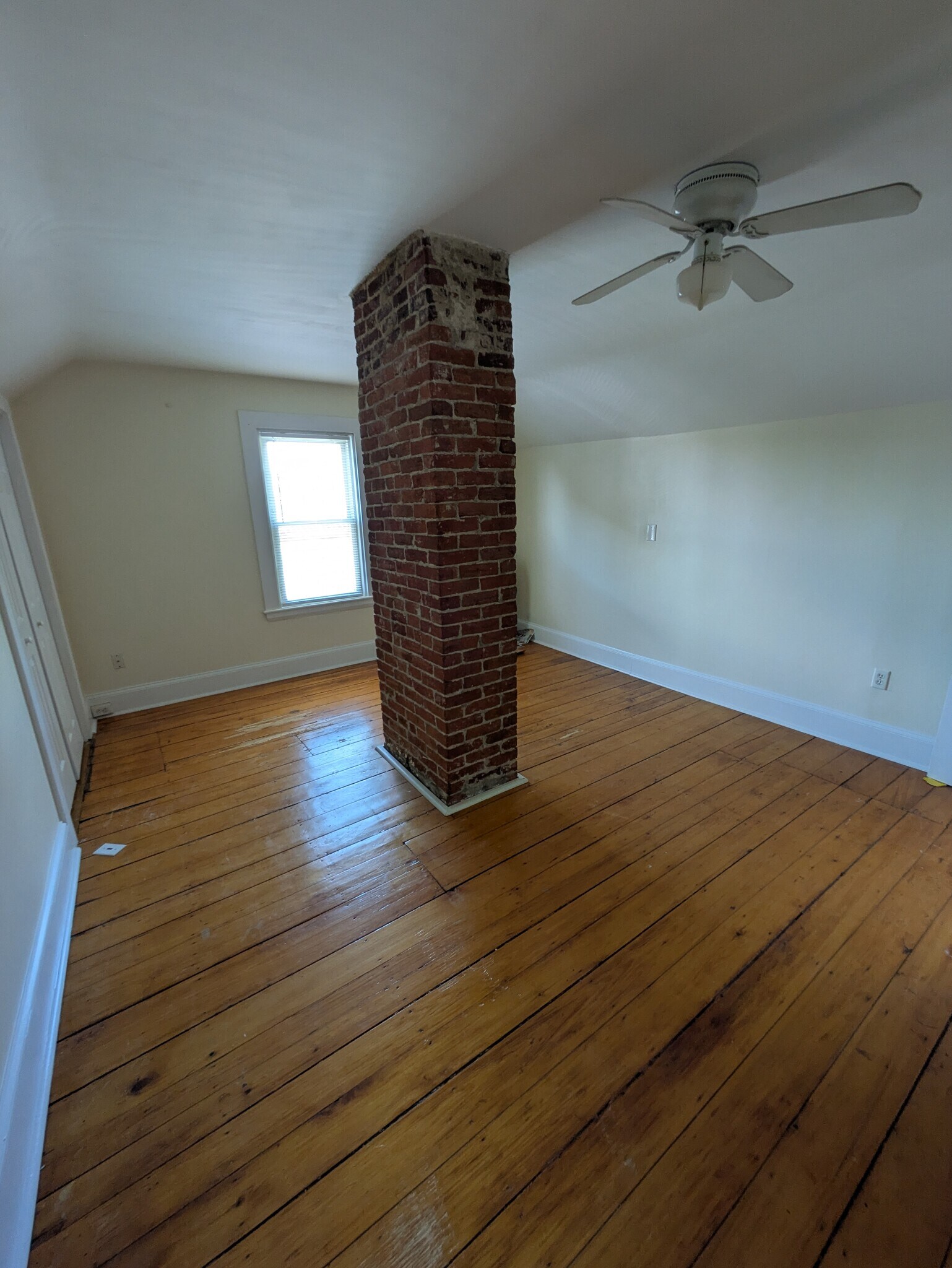 Building Photo - 22 Eastburn St