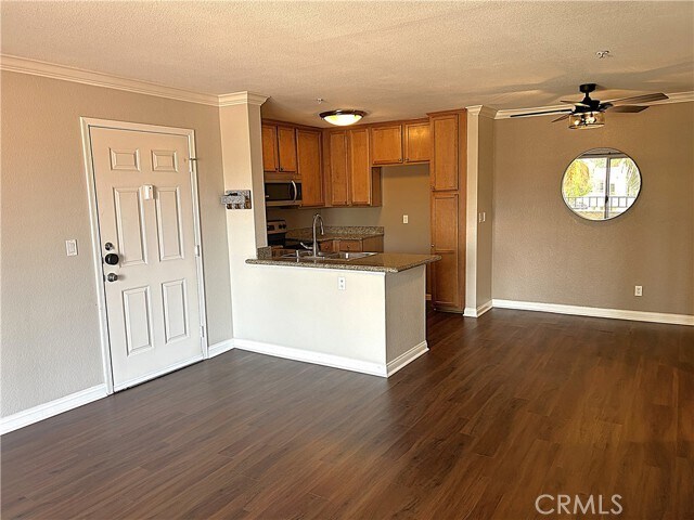 Building Photo - 1020 Vista Del Cerro Dr