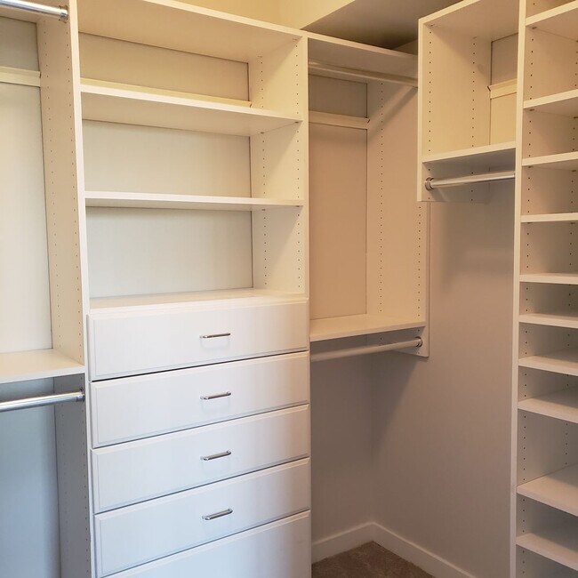 Building Photo - 5440 Leary Ave NW