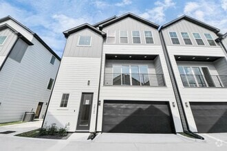 Building Photo - 2420 Harrington St
