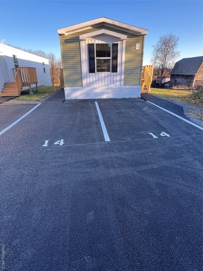 Primary Photo - 985 NY-17M