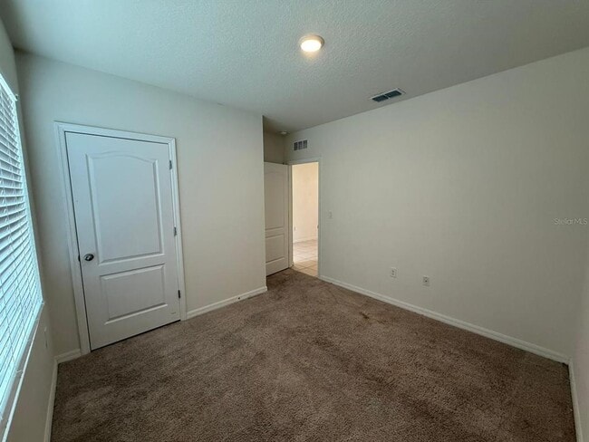 Building Photo - 209 Ludisia Loop