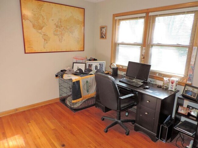 Building Photo - $2,200 | 3 Bedroom, 3 Bathroom House | Pet Friendly* | Available for August 1st, 2026 Move In!