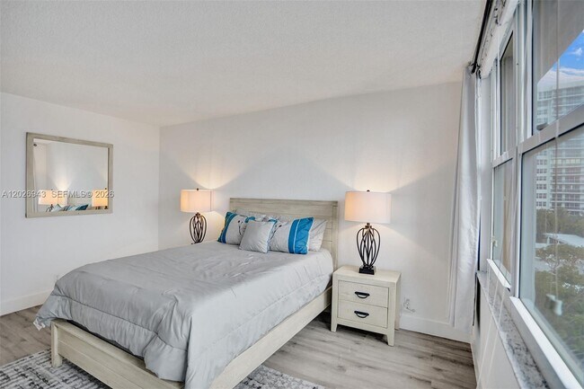 Building Photo - 2501 S Ocean Dr