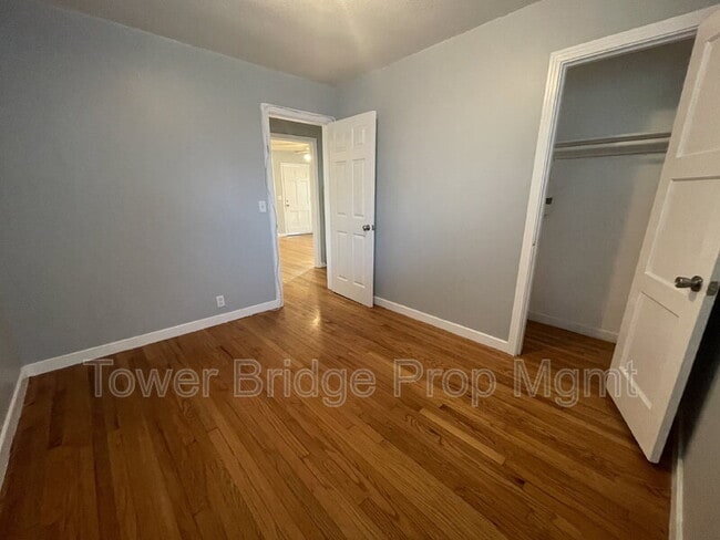 Building Photo - 2871 32nd Ave