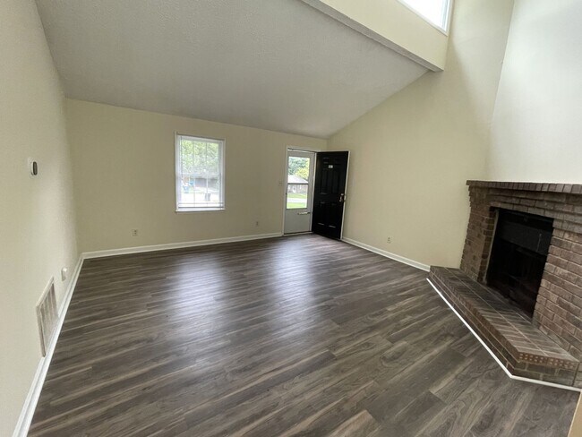 Building Photo - LEXINGTON HEIGHTS - 435/437