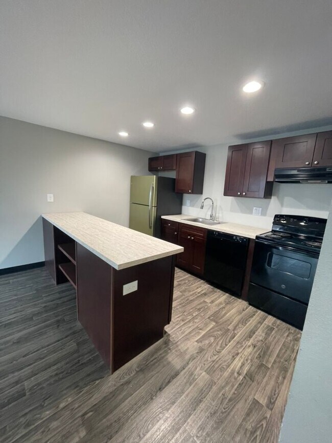 Building Photo - The Hampton - 1 Bedroom 1 Bathroom with inside laundry