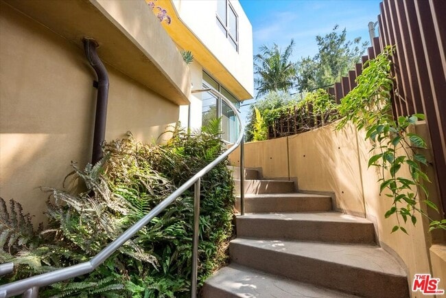 Building Photo - 2301 10th St