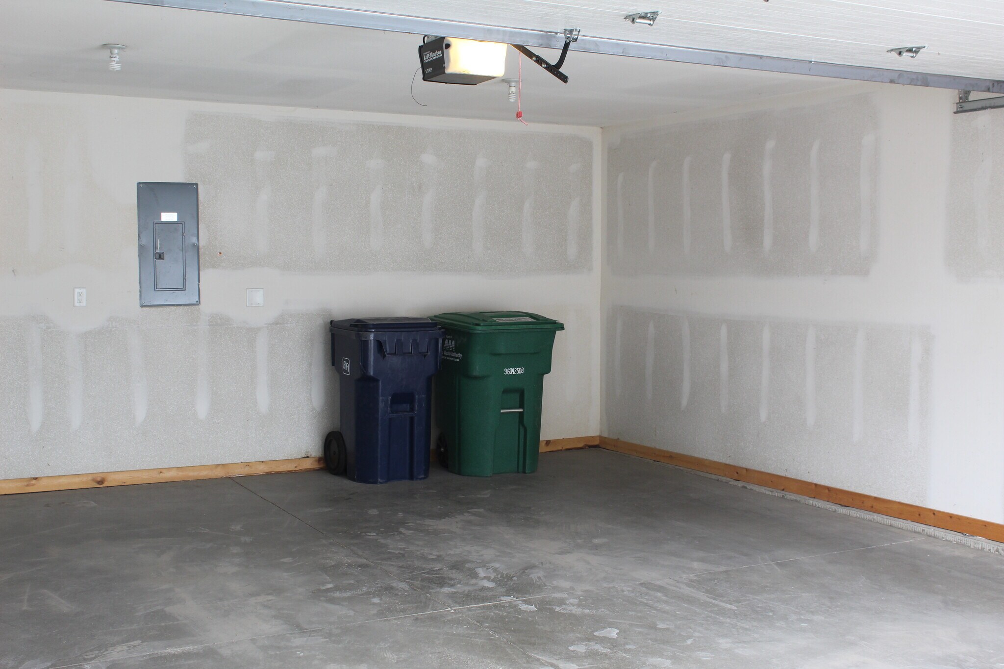 Building Photo - 3203 SW Arlan Ln