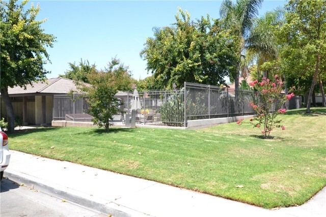 Building Photo - 5 Lemon Grove