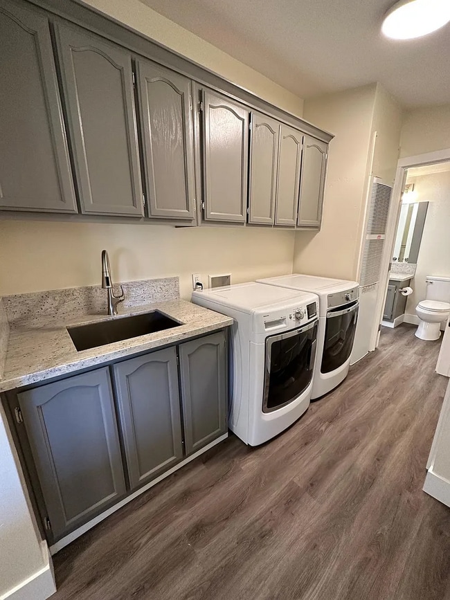 Building Photo - Modern Auburn Retreat—Fully Renovated 3BR ...