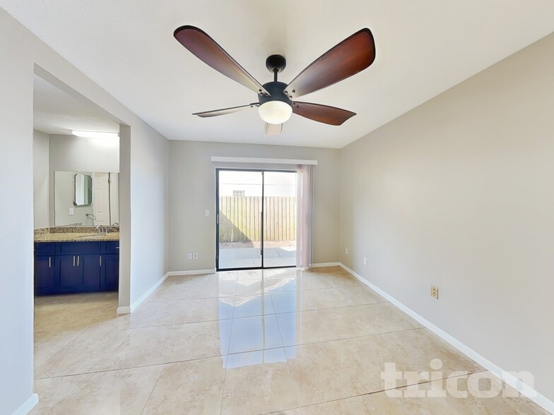 Building Photo - 16511 W Course Dr