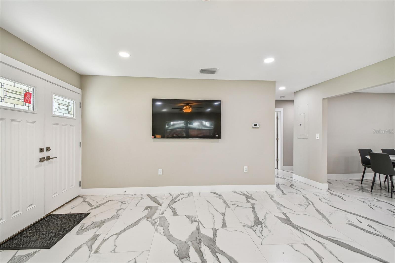 Building Photo - 2042 Craft Ln