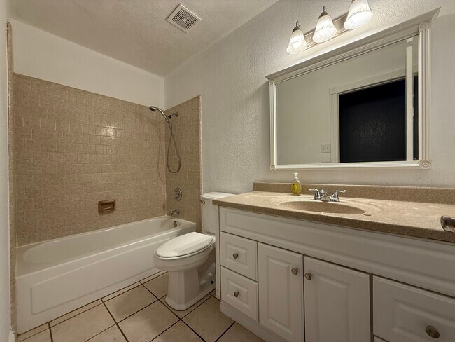 Building Photo - 1356 S 41st Ave