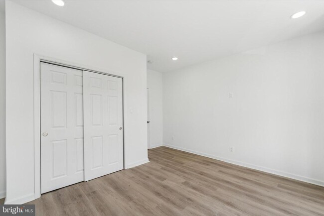 Building Photo - 1824 N 28th St