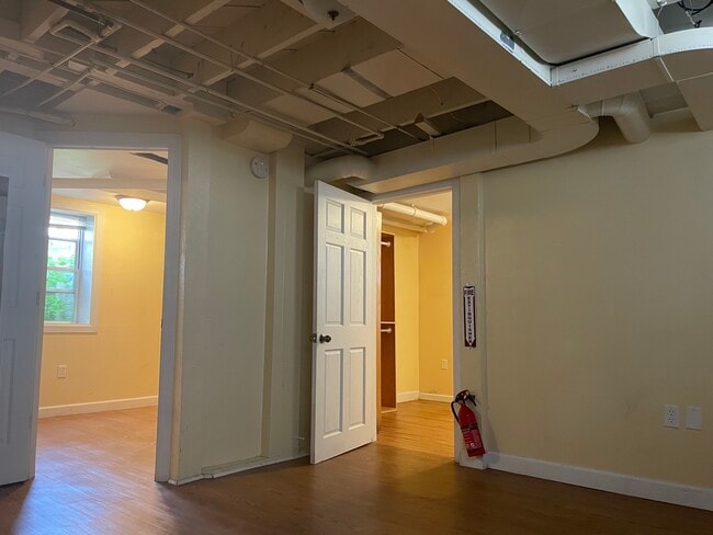 Building Photo - 109 Lathrop St