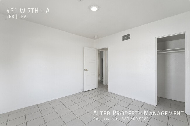 Building Photo - 431 W 7th St