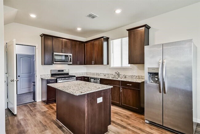 Building Photo - 11627 Braemar Village Dr