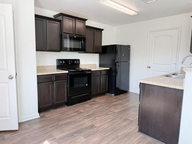 Building Photo - 3000 Cressler Ln