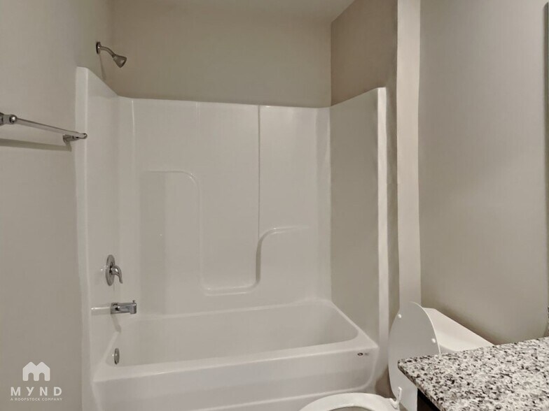 Building Photo - 12 Cardinal Ct