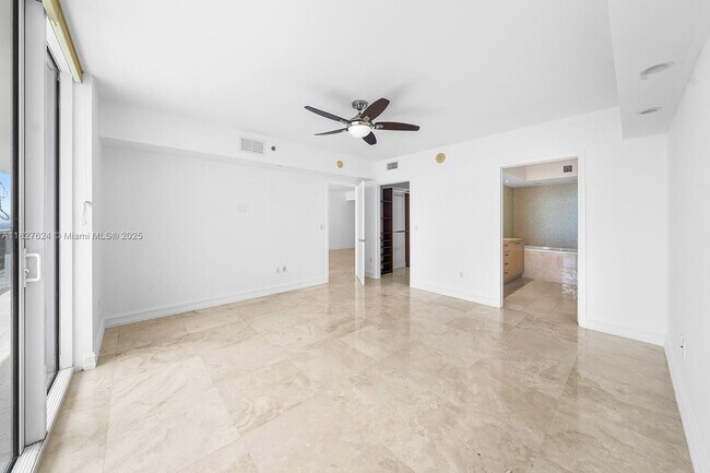 Building Photo - 1830 S Ocean Dr