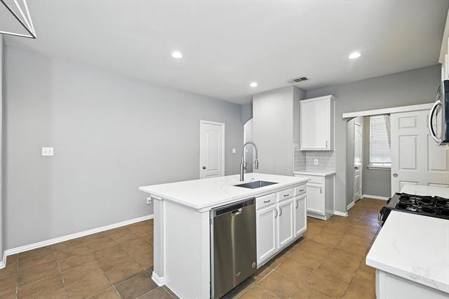 Building Photo - 420 Perkins Dr