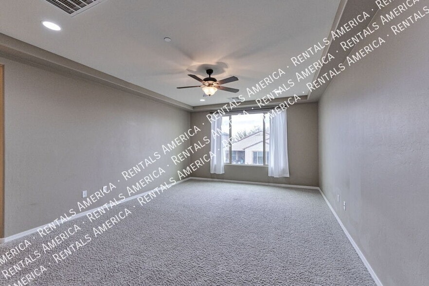 Building Photo - 11042 E Lone Pine Pl