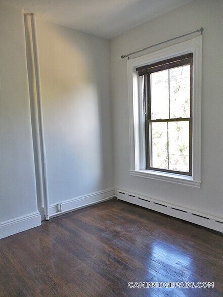 Building Photo - 106 Willow St