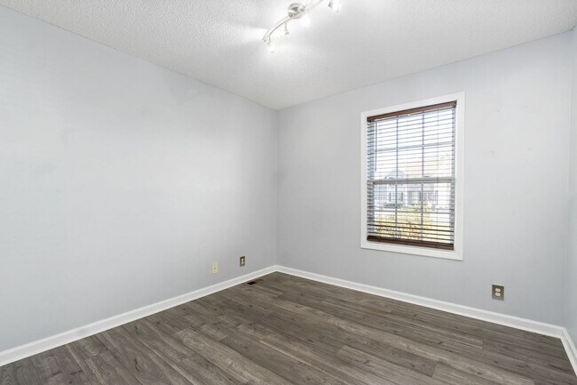 Building Photo - 3832 Cannondale Dr