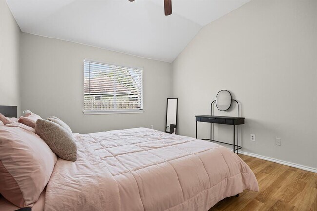 Building Photo - 5006 Acorn Grove Ct