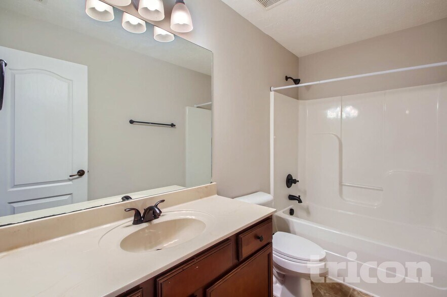 Building Photo - 241 Sundown Dr