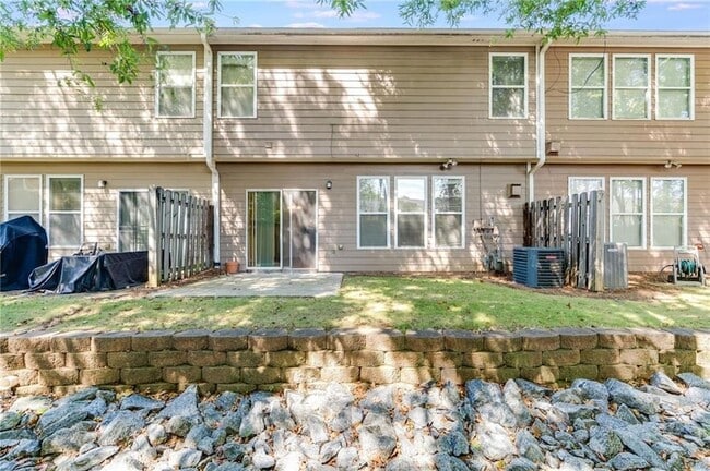 Building Photo - 1817 Waterside Dr