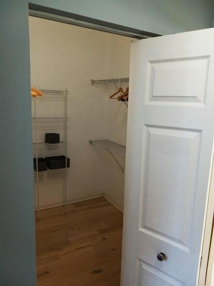 Building Photo - 802 W Windward Way