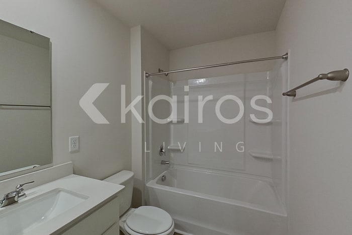 Building Photo - 126 Inez Ave