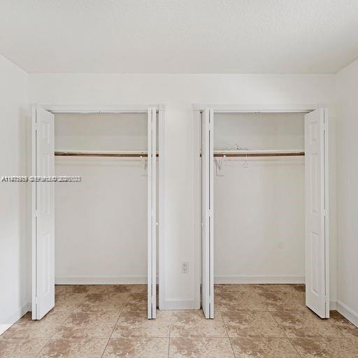 Building Photo - 230 SW 30th Ave