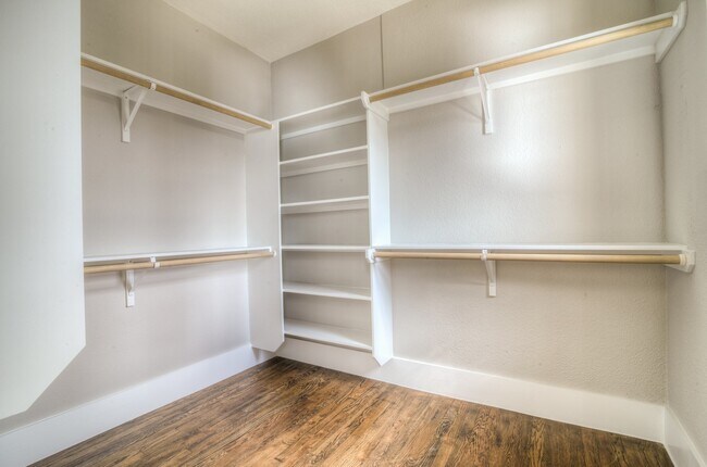 Building Photo - 3109 Walling Dr