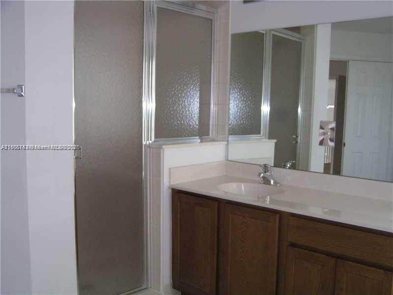 Building Photo - 1309 Alicante Ct