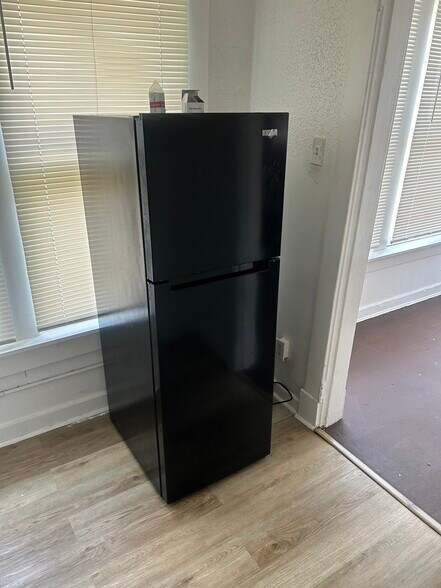 Apt 3 - 1011 S Willett St