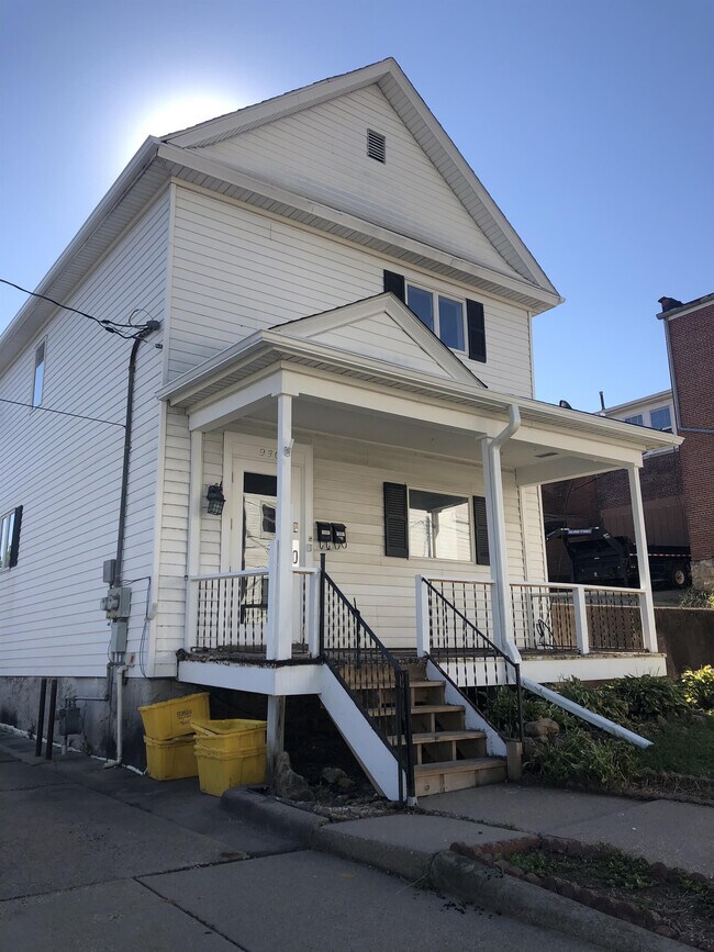 Primary Photo - 930 N Booth St