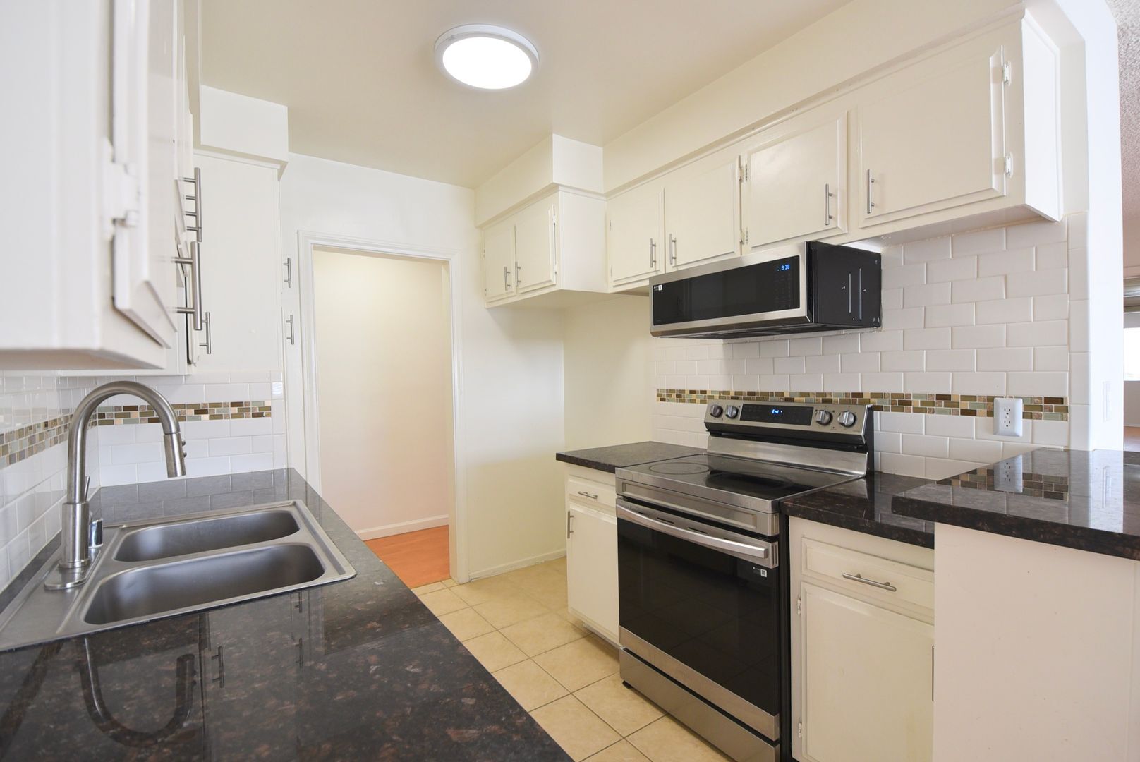 Building Photo - 5036 Coldwater Canyon Ave