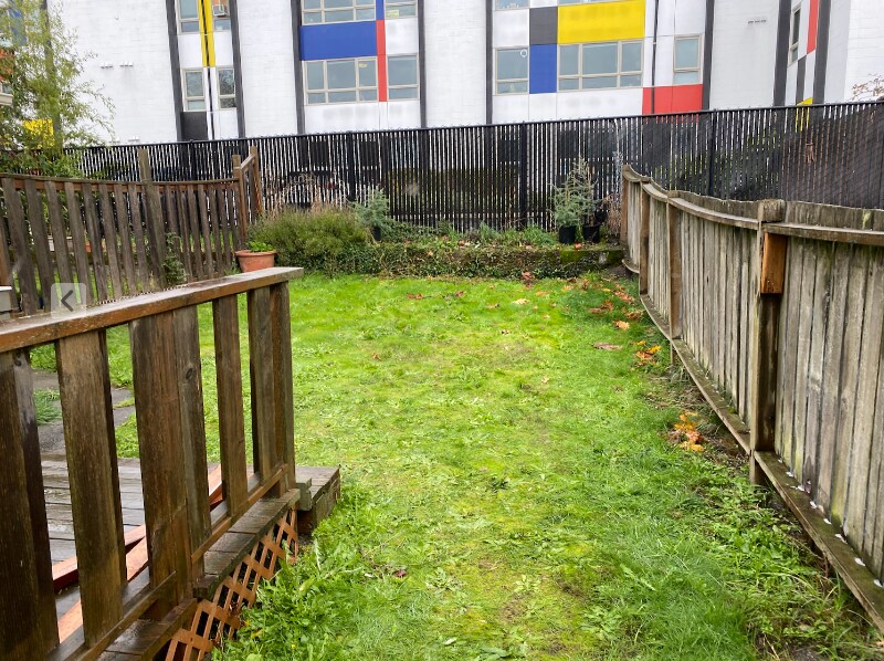 Building Photo - 166 16th Ave