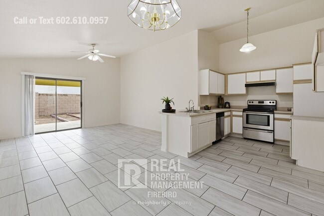 Building Photo - 8563 W Mission Ln