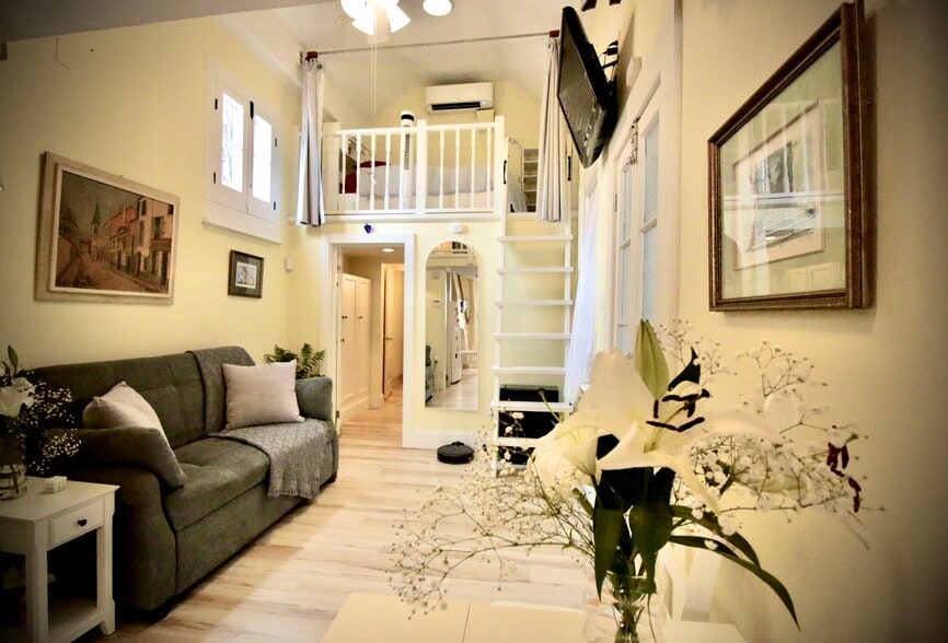 Living - 1039 Henriette Delille St